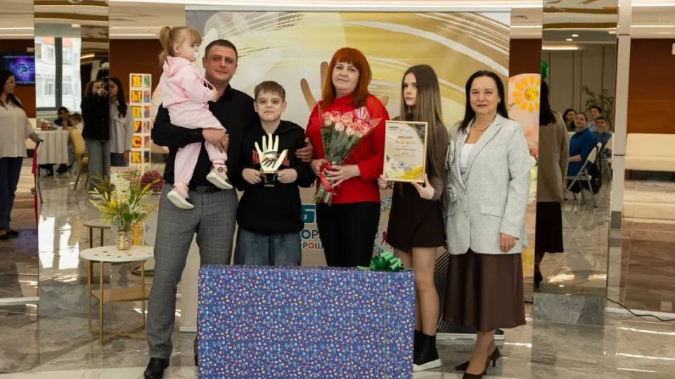 В Муравленко наградили семьи, воспитывающих особенных детей