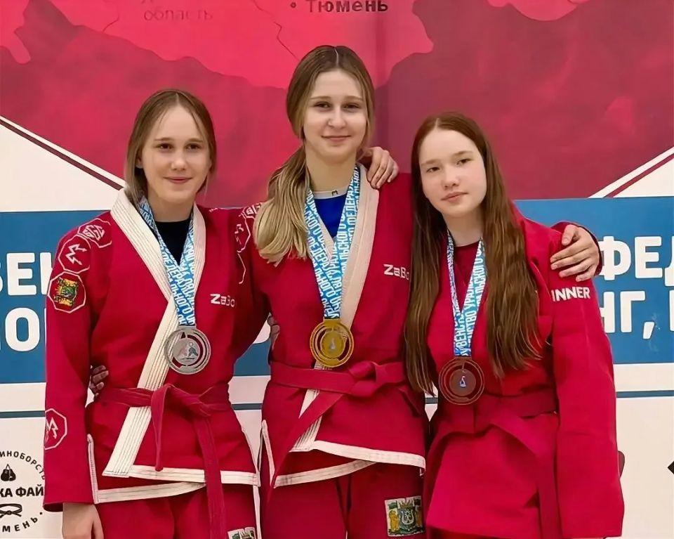 Ямальцы везут домой 28 наград первенства и чемпионата Урала по грэпплингу Ямальцы везут домой 28 наград первенства и чемпионата Урала по грэпплингу