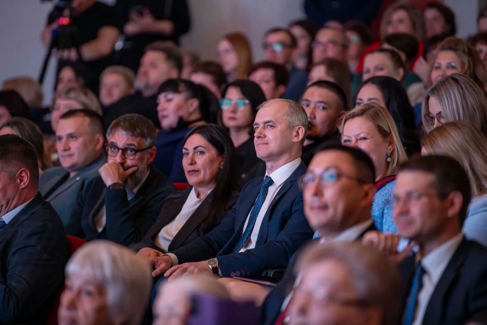 Алексей Титовский: Сегодня система образования Ямала отмечает большой юбилей - 95 лет Алексей Титовский: Сегодня система образования Ямала отмечает большой юбилей - 95 лет