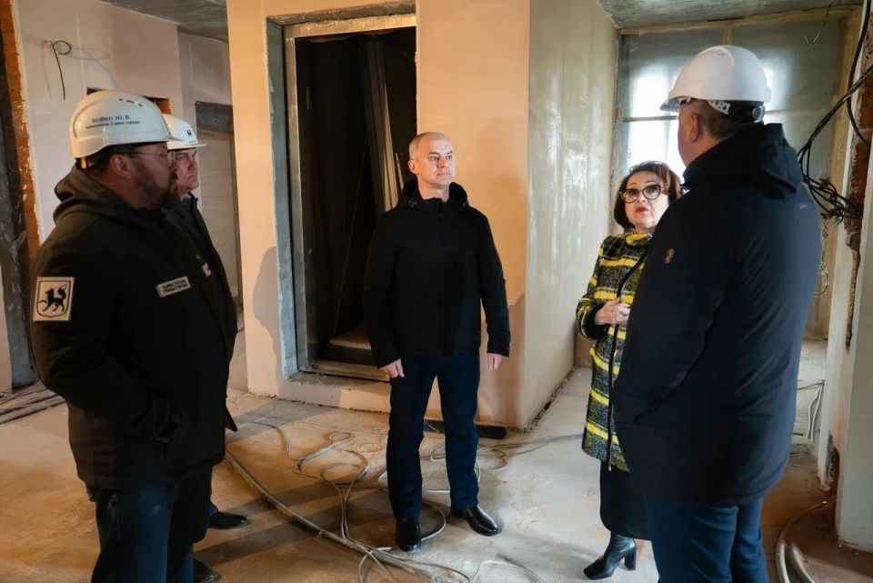 Алексей Титовский проинспектировал строительство домов в Салехарде Алексей Титовский проинспектировал строительство домов в Салехарде