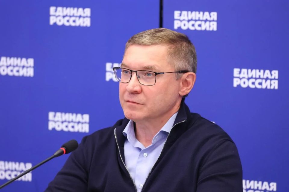 Владимир Якушев провёл встречу с журналистами федеральных СМИ, где сделал ряд заявлений о предварительном голосовании «Единой России»