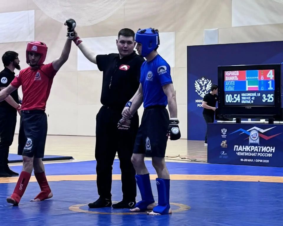 Новоуренгойские спортсмены завоевали два серебра на чемпионате России по панкратиону в Сочи