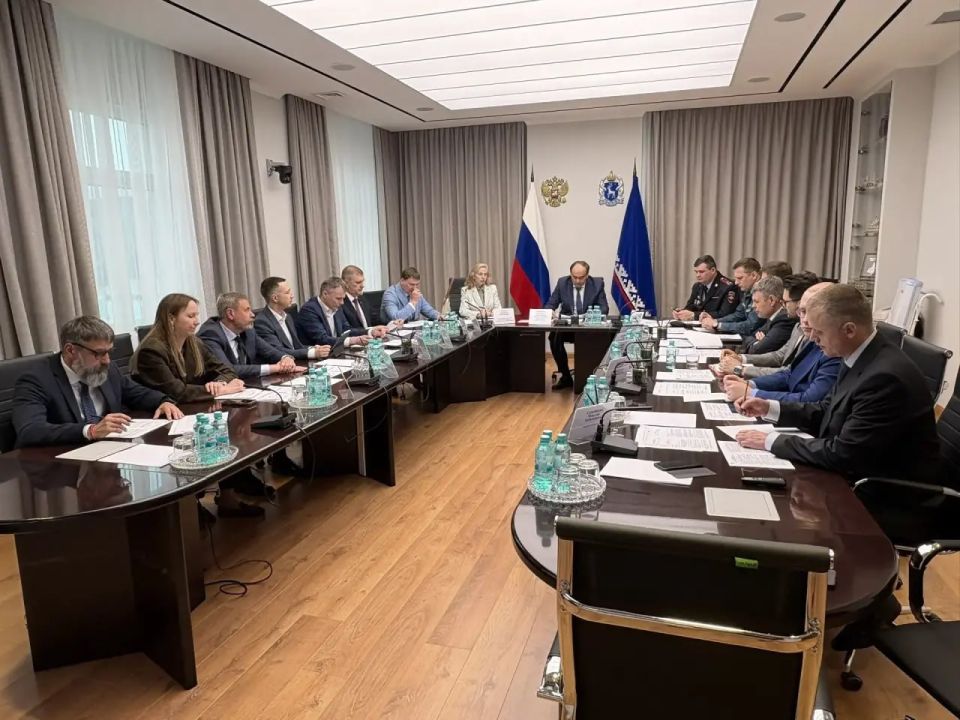Заместитель начальник Госавтоинспекции Ямала принял участие в заседании окружной комиссии по обеспечению безопасности дорожного движения