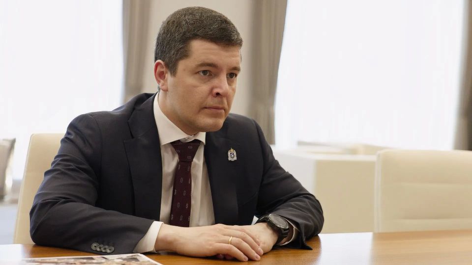 Дмитрий Артюхов встретился с Иреком Файзуллиным Дмитрий Артюхов встретился с Иреком Файзуллиным