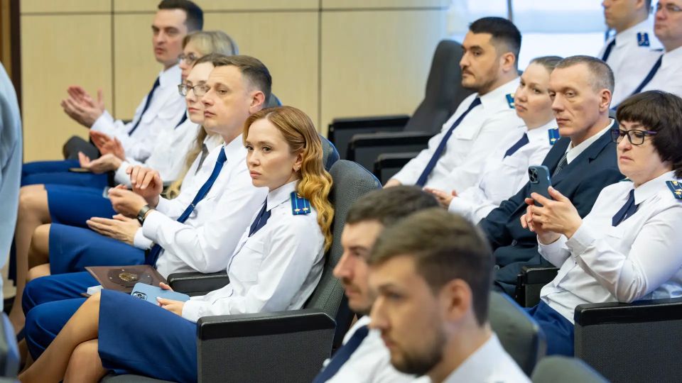 В прокуратуре Ямало-Ненецкого автономного округа состоялось торжественное мероприятие, посвященное 95-й годовщине со дня образования прокуратуры Ямало-Ненецкого автономного округа В прокуратуре Ямало-Ненецкого автономного округа состоялось торжественное мероприятие, посвященное 95-й годовщине со дня образования прокуратуры Ямало-Ненецкого автономного округа