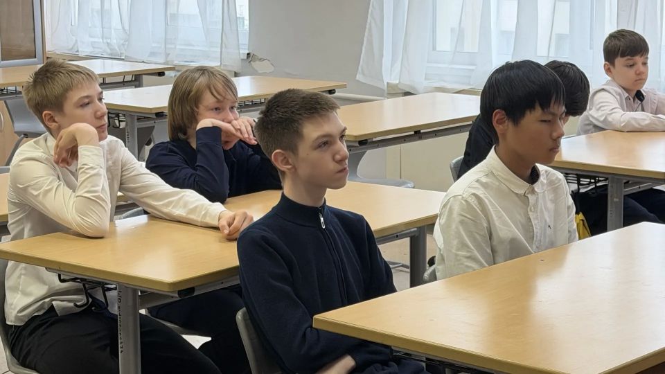 Старший следователь-криминалист провел для школьников Салехарда правовой урок Старший следователь-криминалист провел для школьников Салехарда правовой урок