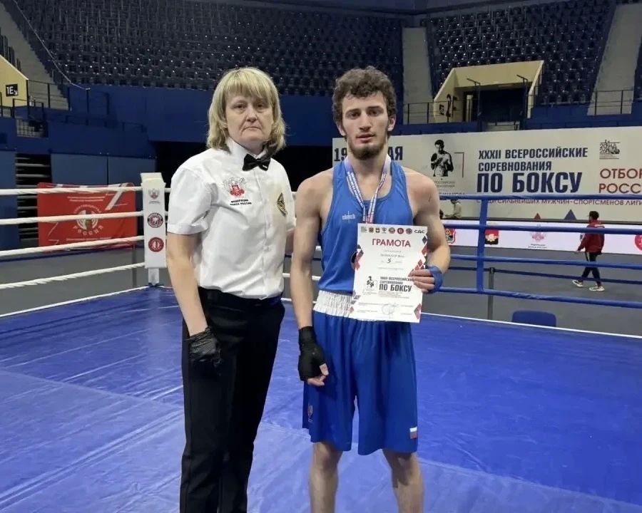 Ноябрьский боксер — бронзовый призер всероссийский соревнований