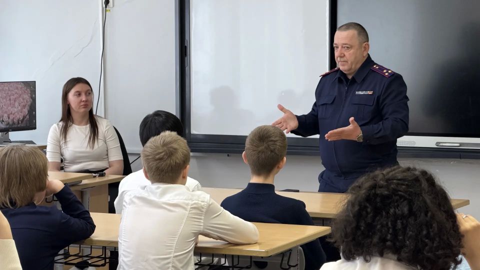 Старший следователь-криминалист провел для школьников Салехарда правовой урок Старший следователь-криминалист провел для школьников Салехарда правовой урок