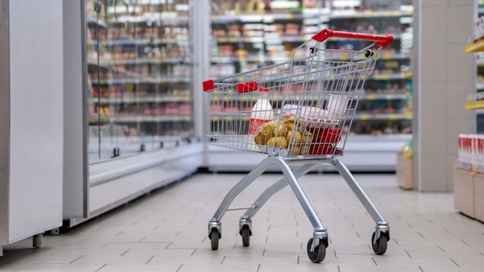 Приятный мониторинг: в Салехарде упали цены на продукты, одежду и технику