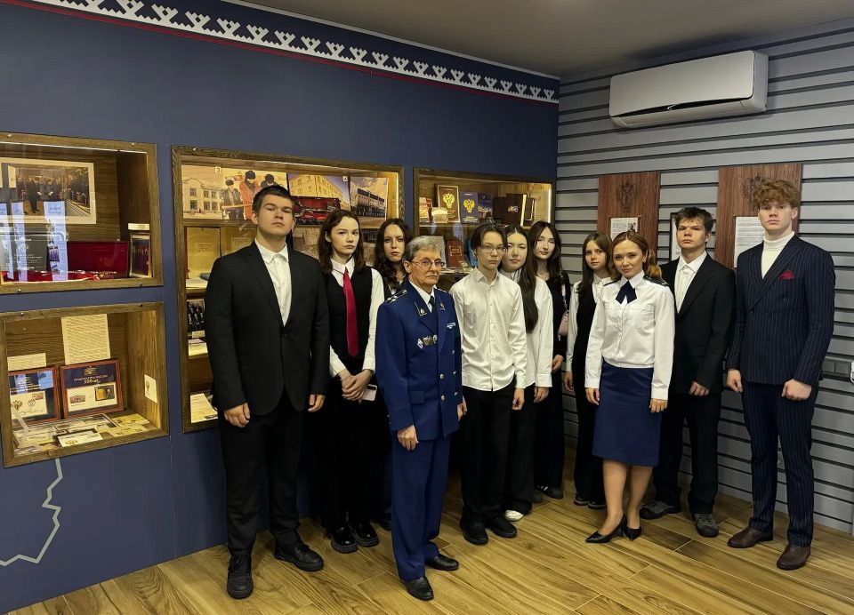 В прокуратуре Ямало-Ненецкого автономного округа состоялось торжественное мероприятие, посвященное 95-й годовщине со дня образования прокуратуры Ямало-Ненецкого автономного округа В прокуратуре Ямало-Ненецкого автономного округа состоялось торжественное мероприятие, посвященное 95-й годовщине со дня образования прокуратуры Ямало-Ненецкого автономного округа