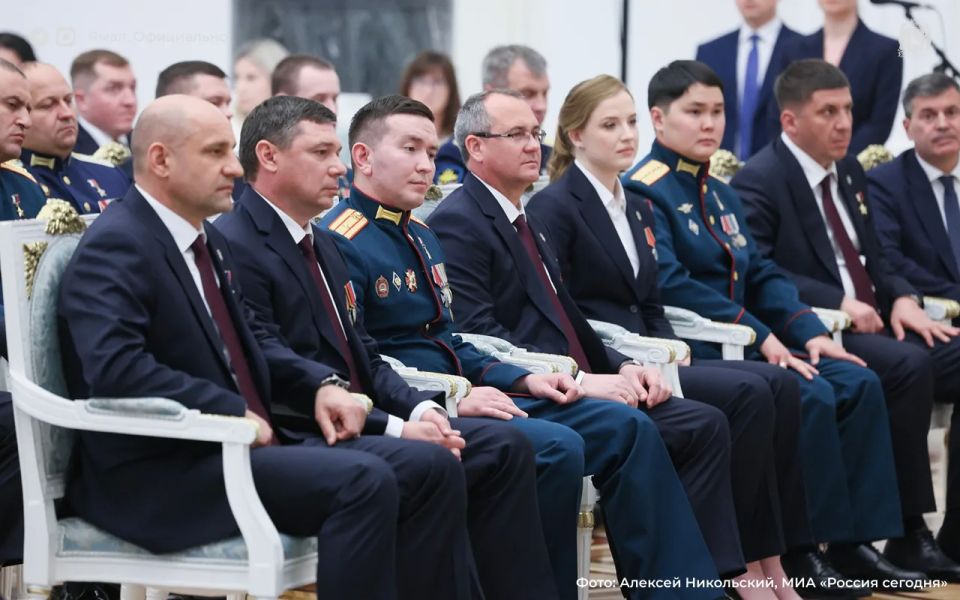 Президент РФ Владимир Путин встретился с выпускниками федеральной кадровой программы «Время героев» Президент РФ Владимир Путин встретился с выпускниками федеральной кадровой программы «Время героев»