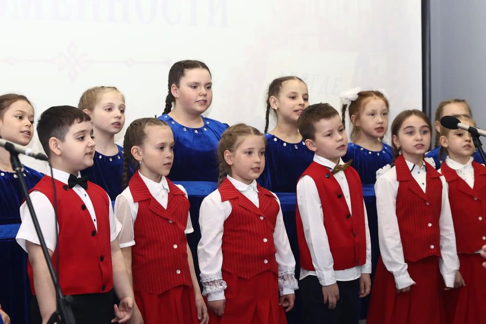 В Надыме прошёл традиционный концерт хоровой музыки «Мы, славяне» В Надыме прошёл традиционный концерт хоровой музыки «Мы, славяне»