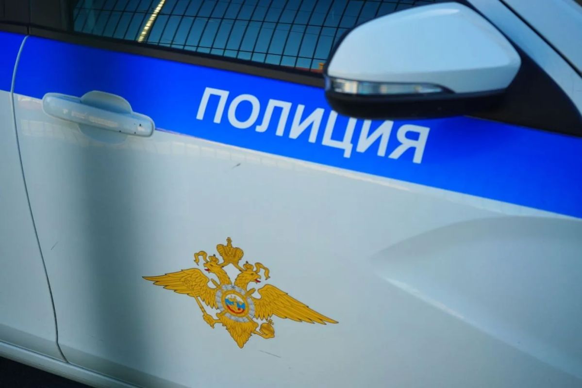 В Тарко-Сале полицейские спасли ребёнка, который бегал по пешеходному переходу без взрослых