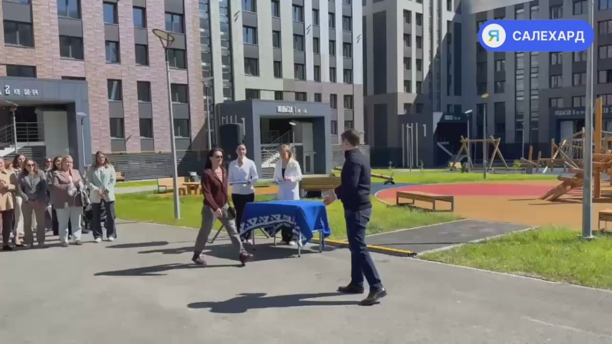 В Салехарде вручили ключи от новых квартир в микрорайоне Обдорский