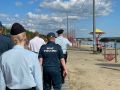 Участковые нагрянули на пляж в Салехарде