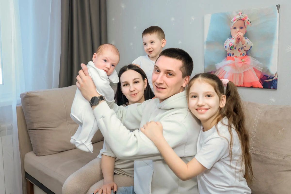 Дмитрий Артюхов: Дружная, сплочённая семья — жизненная опора человека и серьёзный труд Дмитрий Артюхов: Дружная, сплочённая семья — жизненная опора человека и серьёзный труд