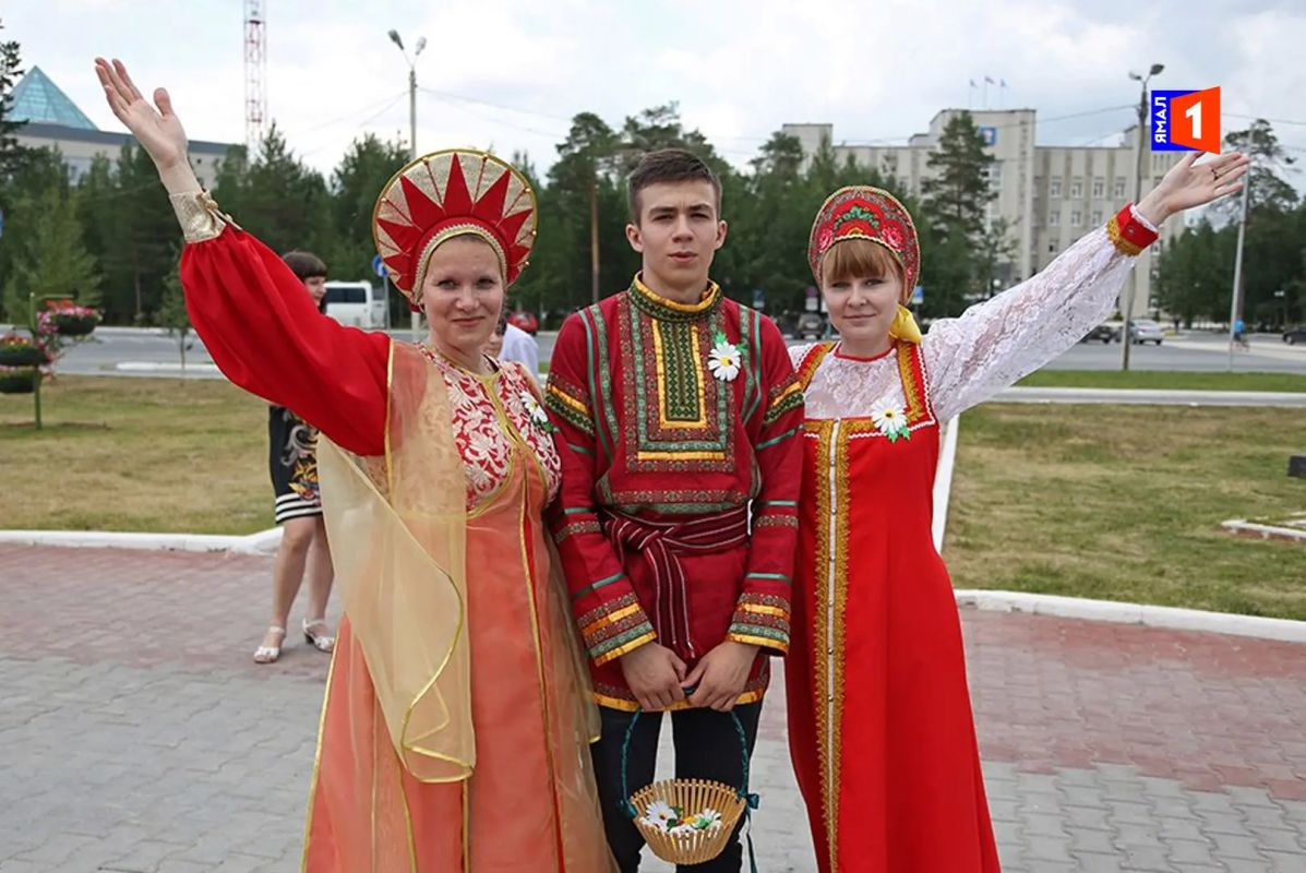 С Днём семьи, любви и верности, Ямал! С Днём семьи, любви и верности, Ямал!