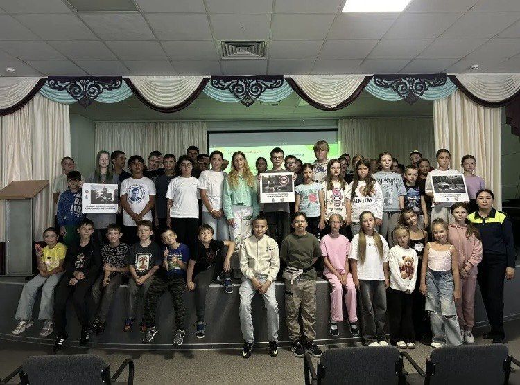В Муравленко сотрудники Госавтоинспекции и ПДН провели для воспитанников пришкольного лагеря лекторий «Дорожные ловушки»
