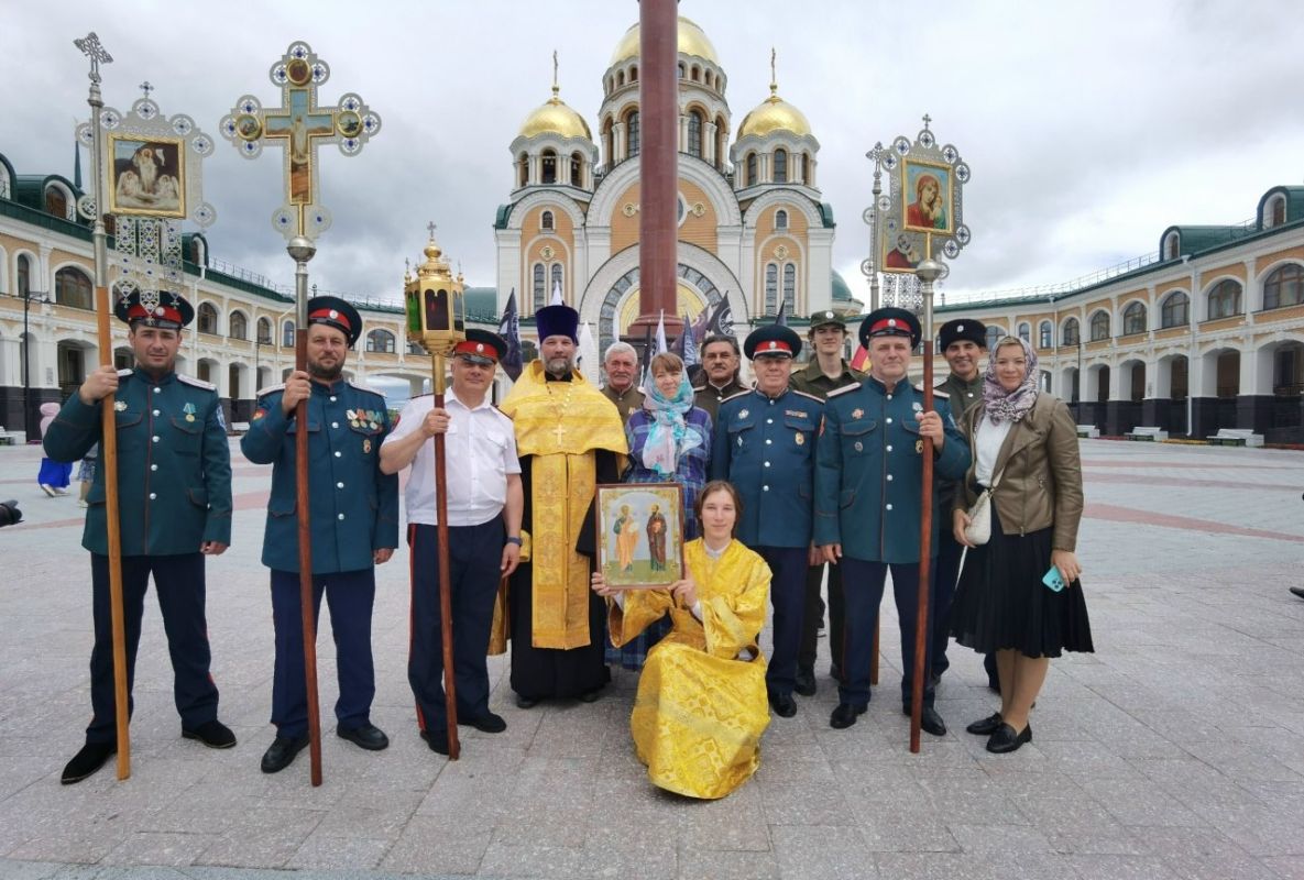 В Салехарде в День святых Петра и Павла состоялся крестный ход В Салехарде в День святых Петра и Павла состоялся крестный ход
