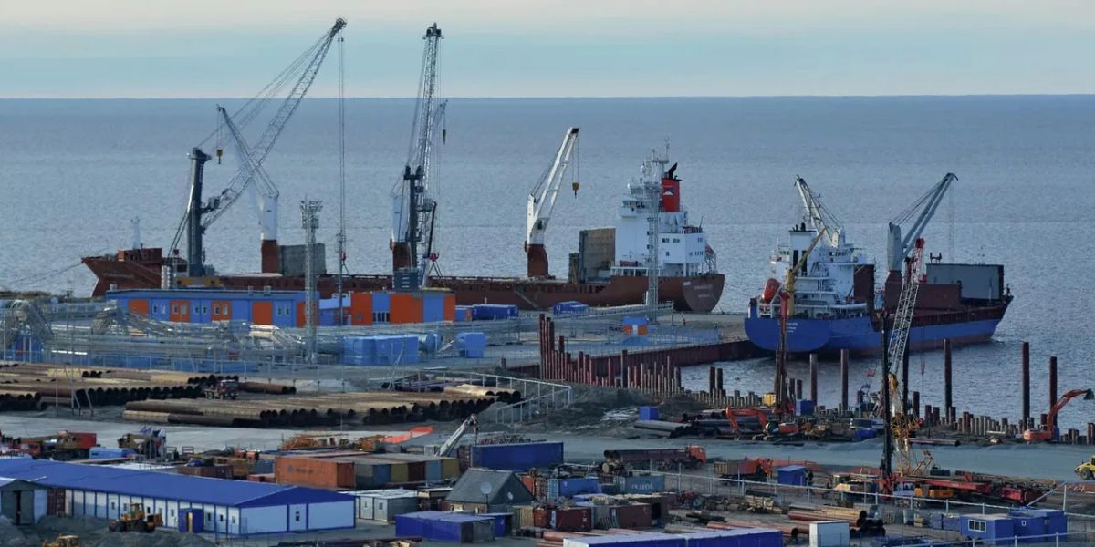Европа решительно отказывается от российского газа (закупая его рекордными объемами)