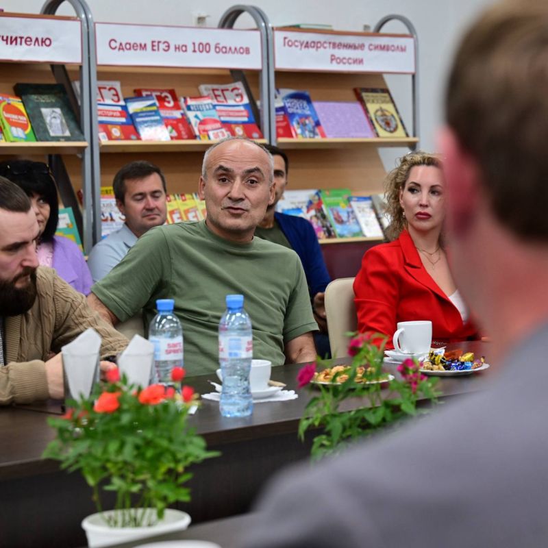 Антон Колодин: Встретился с нашими защитниками и их родными Антон Колодин: Встретился с нашими защитниками и их родными