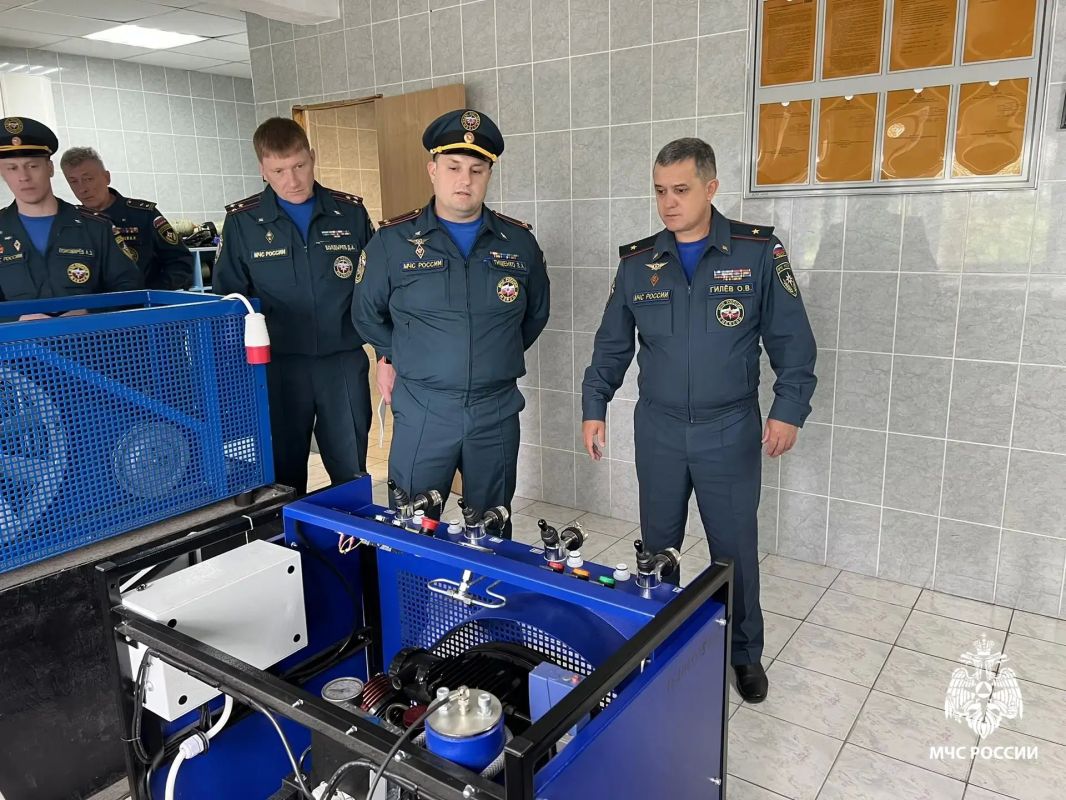 Визит генералмайора внутренней службы Олега Гилёва в город Надым стал завершающим этапом рабочей поездки по округу Визит генералмайора внутренней службы Олега Гилёва в город Надым стал завершающим этапом рабочей поездки по округу