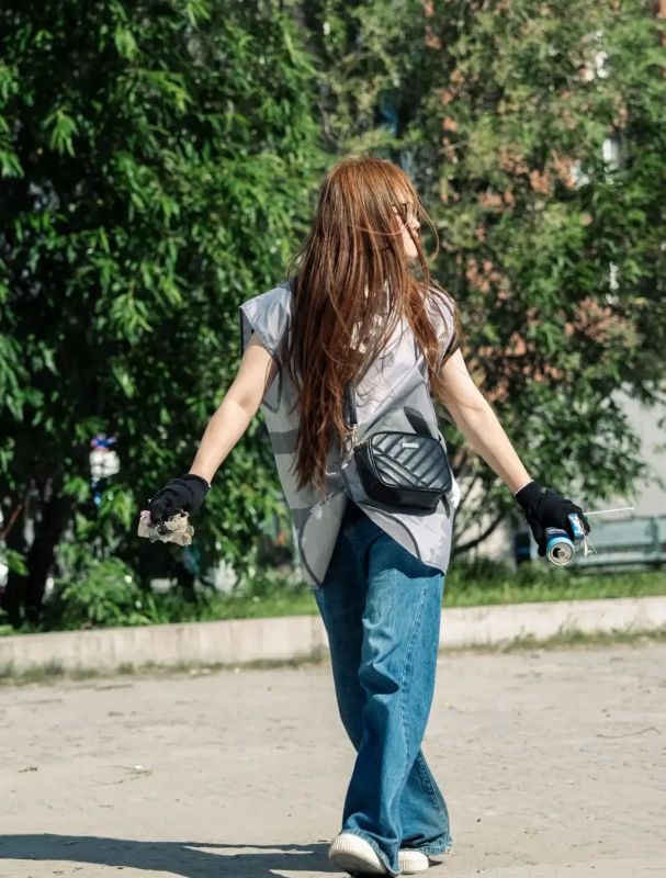 На страже порядка. На благо Нового Уренгоя в настоящее время работают 145 участников III смены трудовых отрядов главы города На страже порядка. На благо Нового Уренгоя в настоящее время работают 145 участников III смены трудовых отрядов главы города