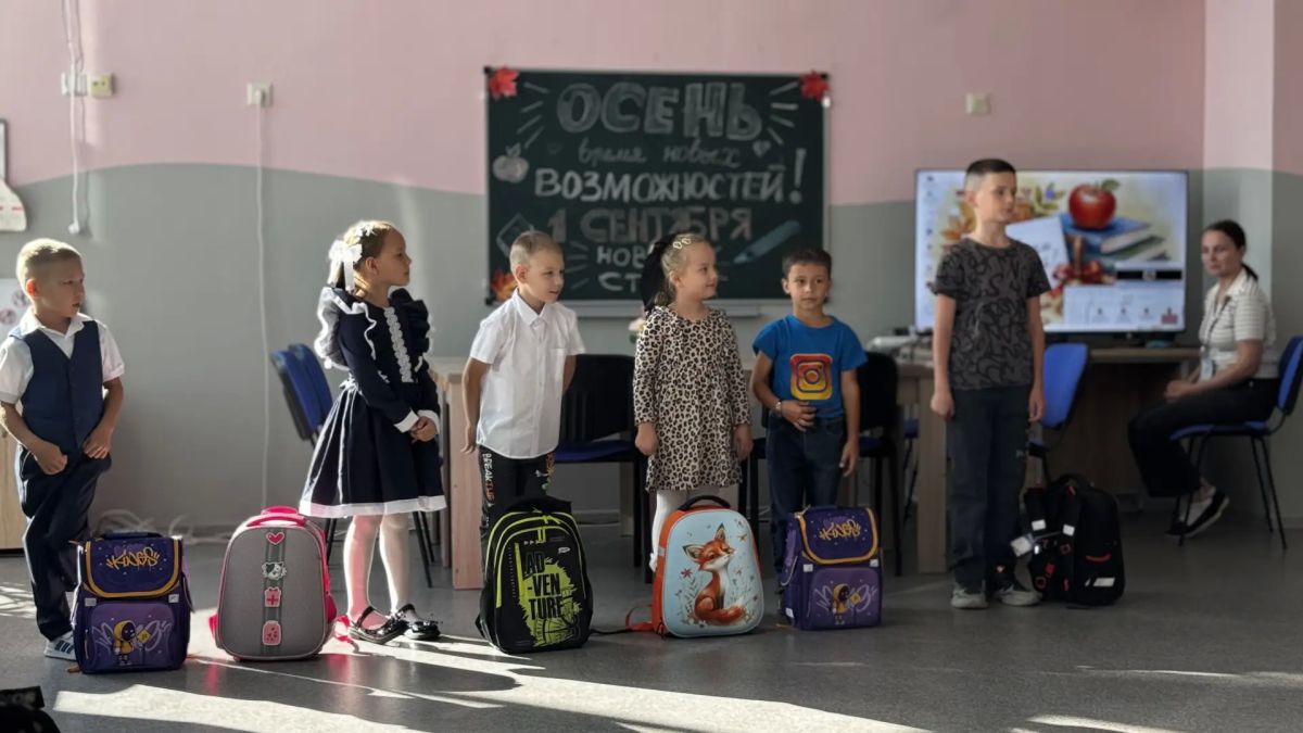 Сотрудники следственного управления СК России по ЯНАО приняли участие в благотворительной акции «Собери ребёнка в школу» Сотрудники следственного управления СК России по ЯНАО приняли участие в благотворительной акции «Собери ребёнка в школу»