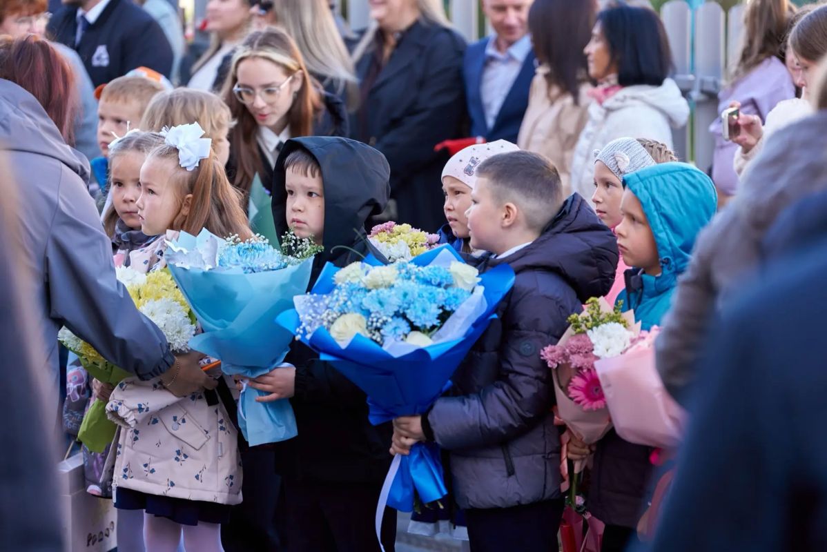 Алексей Титовский: День Знаний объединил более 11 тысяч салехардцев на школьных линейках Алексей Титовский: День Знаний объединил более 11 тысяч салехардцев на школьных линейках