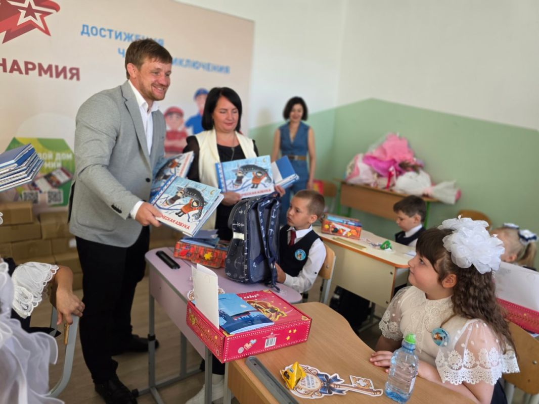 Волновахские первоклассники, как и в прошлом году, получили подарки от губернатора Ямала в честь 1 сентября Волновахские первоклассники, как и в прошлом году, получили подарки от губернатора Ямала в честь 1 сентября