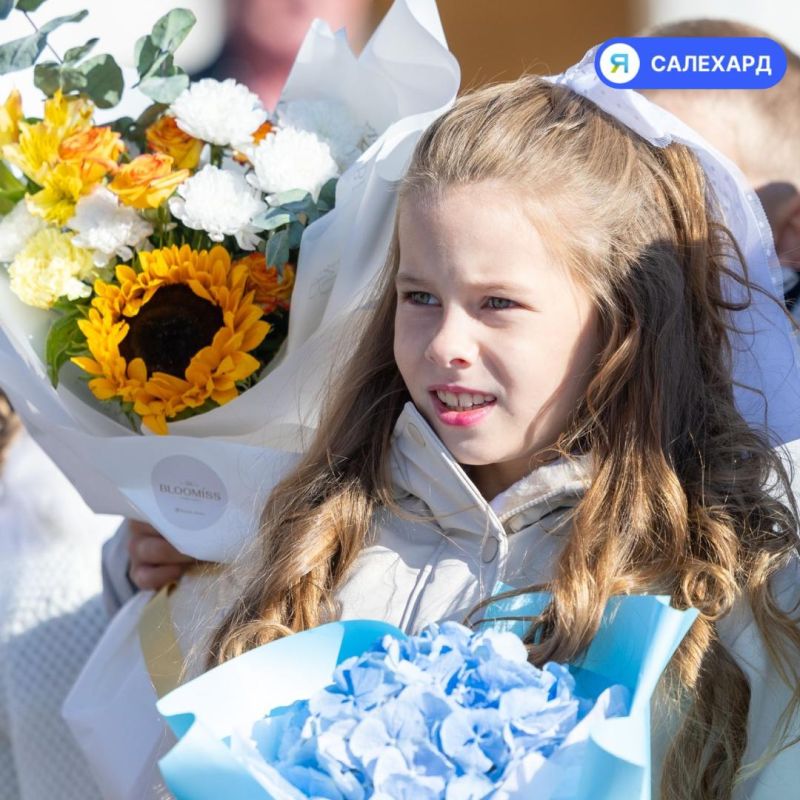 Почти 9 тысяч школьников Салехарда сели за парты 1 сентября Почти 9 тысяч школьников Салехарда сели за парты 1 сентября