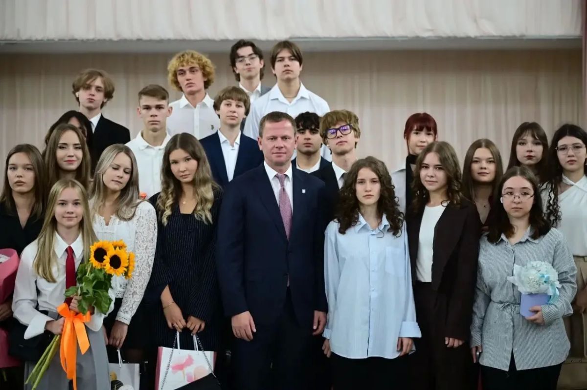 Антон Колодин: Поздравляем с Днём знаний учеников, родителей и педагогов! Антон Колодин: Поздравляем с Днём знаний учеников, родителей и педагогов!