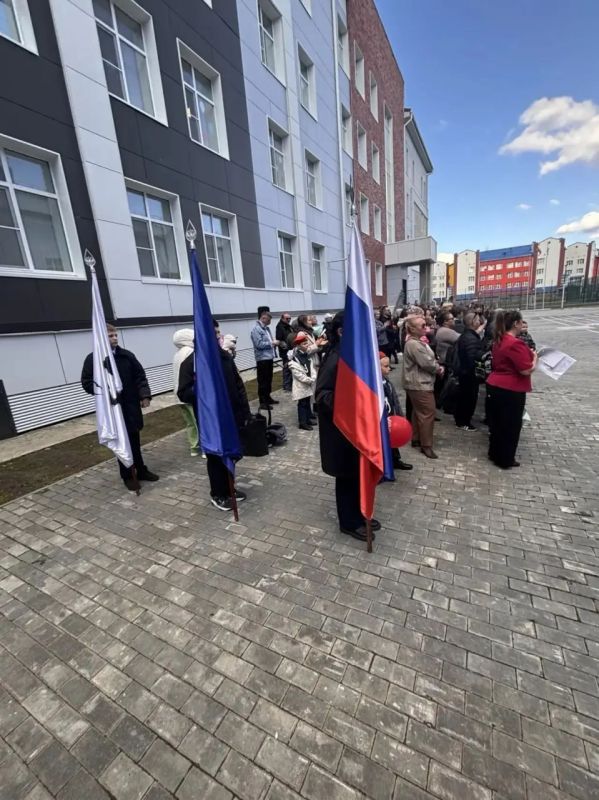 Начальник Госавтоинспекции Ямала поздравил школьников с началом учебного года и напомнил о важности дорожной безопасности Начальник Госавтоинспекции Ямала поздравил школьников с началом учебного года и напомнил о важности дорожной безопасности