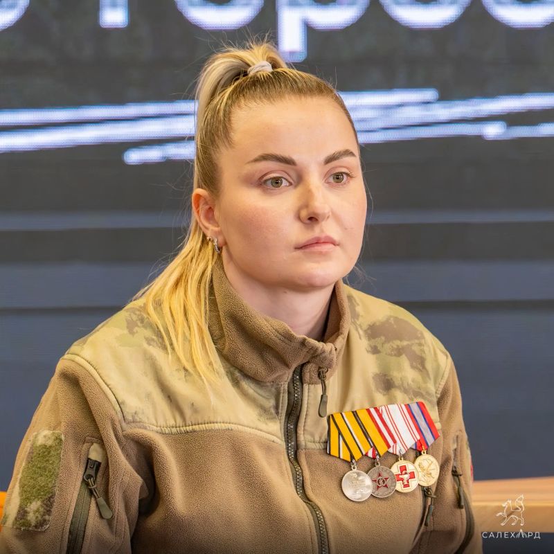 В Салехарде прошла встреча с Героем в день памяти и скорби В Салехарде прошла встреча с Героем в день памяти и скорби
