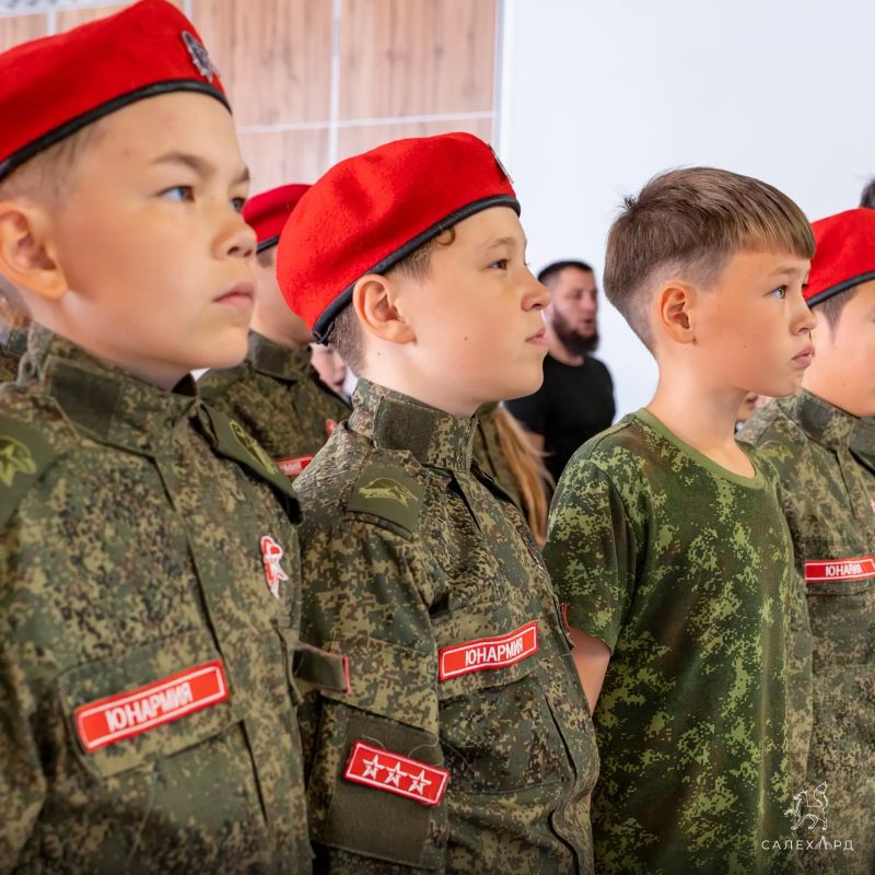 В Салехарде прошла встреча с Героем в день памяти и скорби В Салехарде прошла встреча с Героем в день памяти и скорби