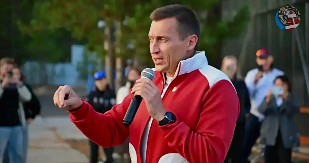 Александр Легков сегодня в Ноябрьске провёл мастер-класс для участников соревнований на лыжероллерах «Ямальский спринт — 2026» Александр Легков сегодня в Ноябрьске провёл мастер-класс для участников соревнований на лыжероллерах «Ямальский спринт — 2026»