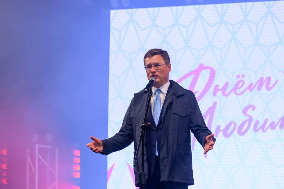 Александр Новак совершил рабочую поездку в Ямало-Ненецкий автономный округ Александр Новак совершил рабочую поездку в Ямало-Ненецкий автономный округ