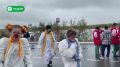С минуты на минуту начнётся традиционный парад-шествие, в котором впервые примут участие наши с вами друзья мимы