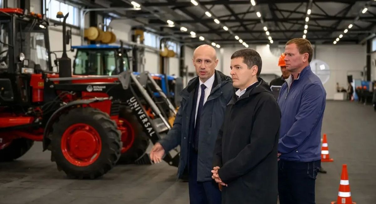 В Новом Уренгое открыли первый на Ямале полигон спецтехники В Новом Уренгое открыли первый на Ямале полигон спецтехники