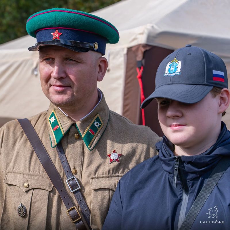 100 бойцов РККА и Вермахта, пиротехника и настоящее сражение 100 бойцов РККА и Вермахта, пиротехника и настоящее сражение