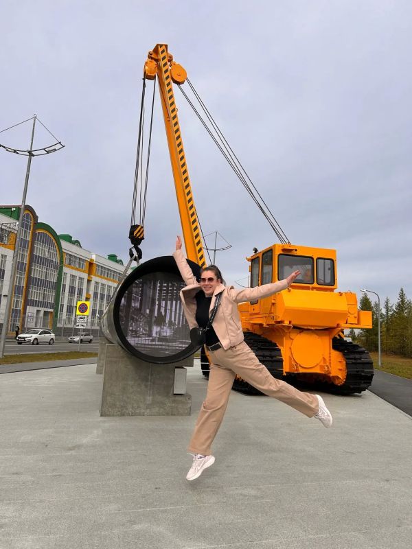 Активные, красивые, спортивные жители газовой столицы продолжают шагать по любимому городу! Активные, красивые, спортивные жители газовой столицы продолжают шагать по любимому городу!