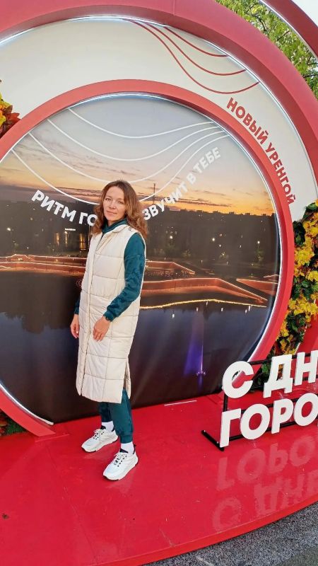 Активные, красивые, спортивные жители газовой столицы продолжают шагать по любимому городу! Активные, красивые, спортивные жители газовой столицы продолжают шагать по любимому городу!