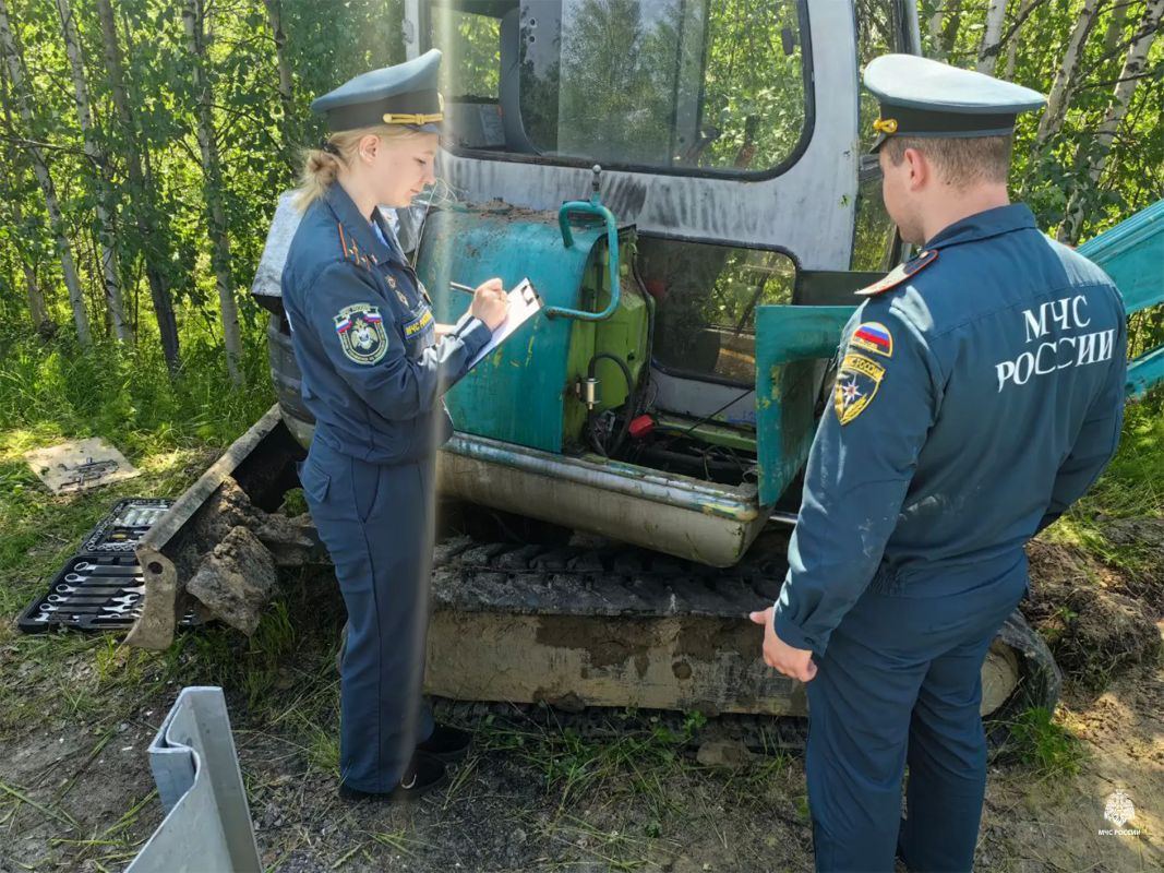 В Главном управлении подведены итоги первого этапа конкурса на звание «Лучший дознаватель органов государственного пожарного надзора ФПС ГПС МЧС России по ЯмалоНенецкому автономному округу» в 2026 году В Главном управлении подведены итоги первого этапа конкурса на звание «Лучший дознаватель органов государственного пожарного надзора ФПС ГПС МЧС России по ЯмалоНенецкому автономному округу» в 2026 году