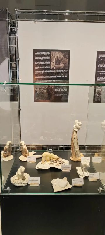 В Салехарде прямо сейчас мастера превращают кость в настоящее искусство! В Салехарде прямо сейчас мастера превращают кость в настоящее искусство!