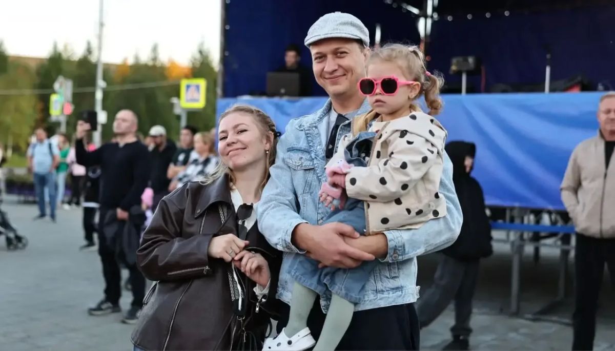 Праздничный концерт в честь дня рождения города продолжается! Праздничный концерт в честь дня рождения города продолжается!