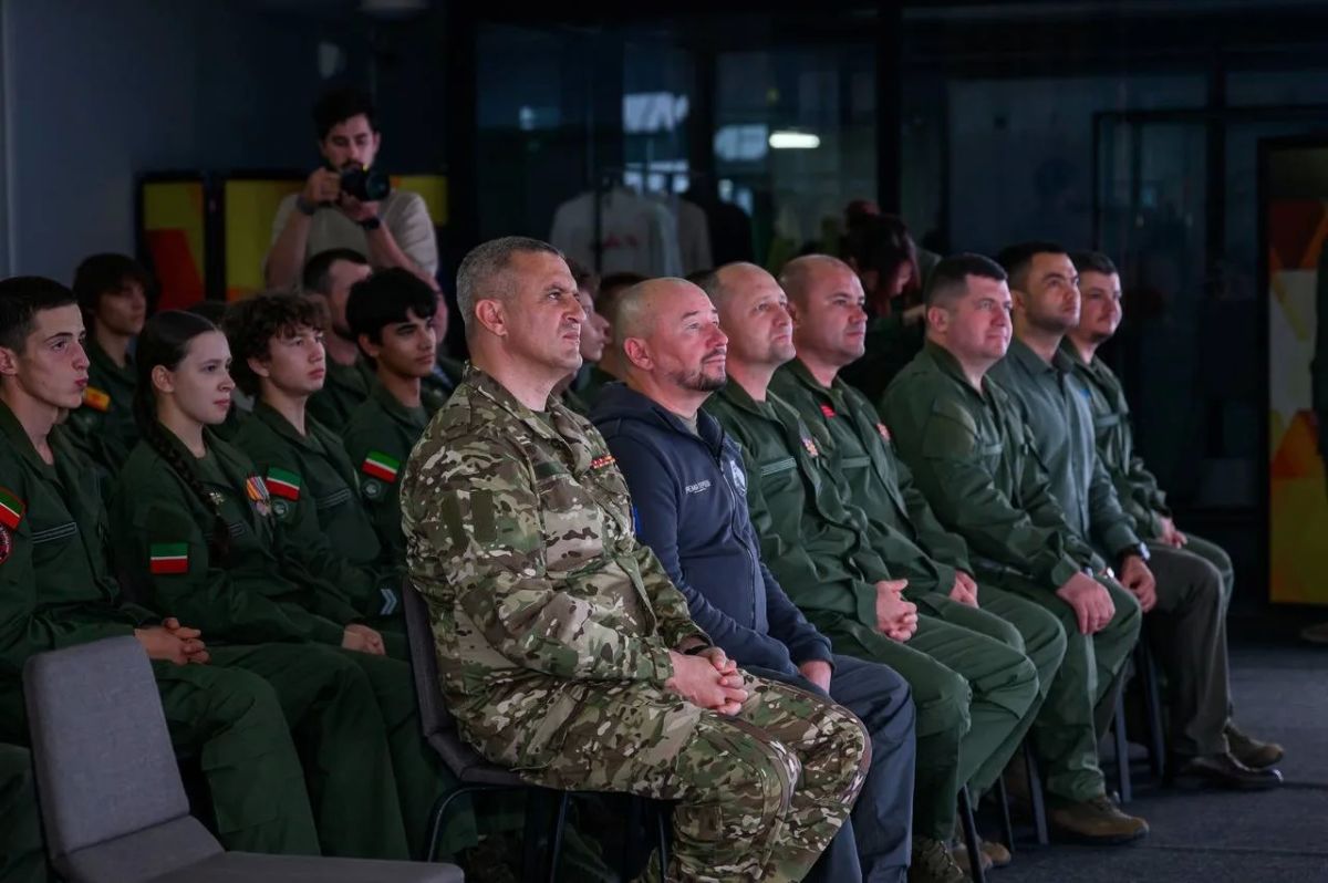 Дмитрий Чернышенко и глава ЯНАО Дмитрий Артюхов оценили образовательную и молодежную инфраструктуру ЯНАО Дмитрий Чернышенко и глава ЯНАО Дмитрий Артюхов оценили образовательную и молодежную инфраструктуру ЯНАО
