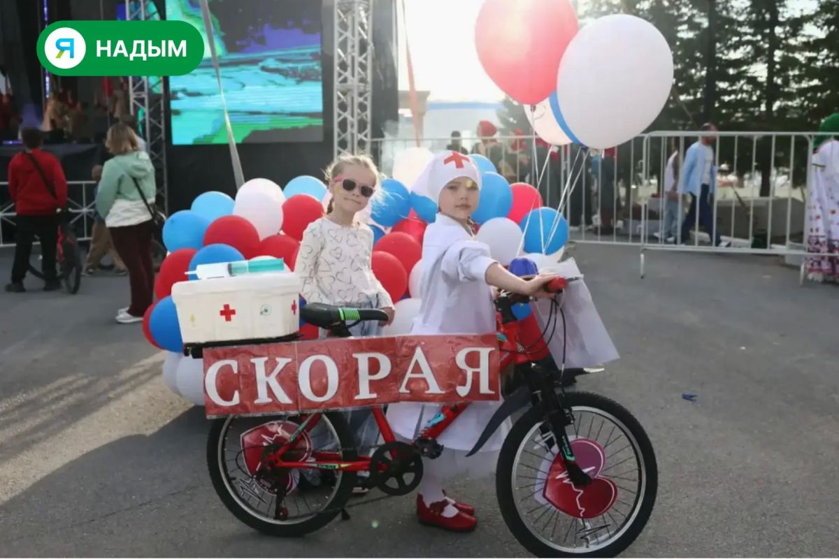 Коляски и велосипеды после тюнинга вышли на парад в Пангодах Коляски и велосипеды после тюнинга вышли на парад в Пангодах