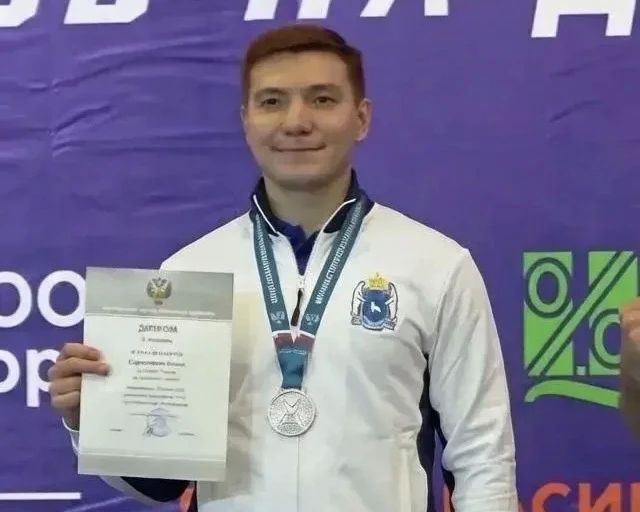 Спортсмен из Губкинского завоевал серебро Кубка России по гиревому спорту Спортсмен из Губкинского завоевал серебро Кубка России по гиревому спорту