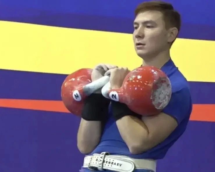Спортсмен из Губкинского завоевал серебро Кубка России по гиревому спорту Спортсмен из Губкинского завоевал серебро Кубка России по гиревому спорту