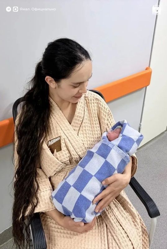 Малыш родился прямо в самолёте Малыш родился прямо в самолёте